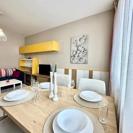 Aurelia Apartment *